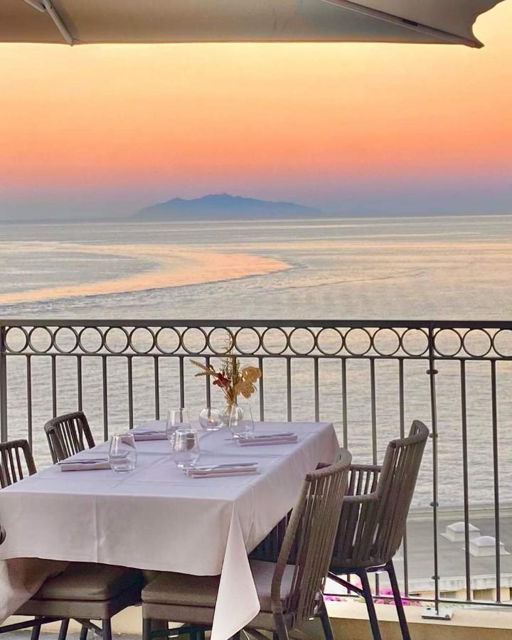 Hotel Des Gouverneurs Бастия Экстерьер фото
